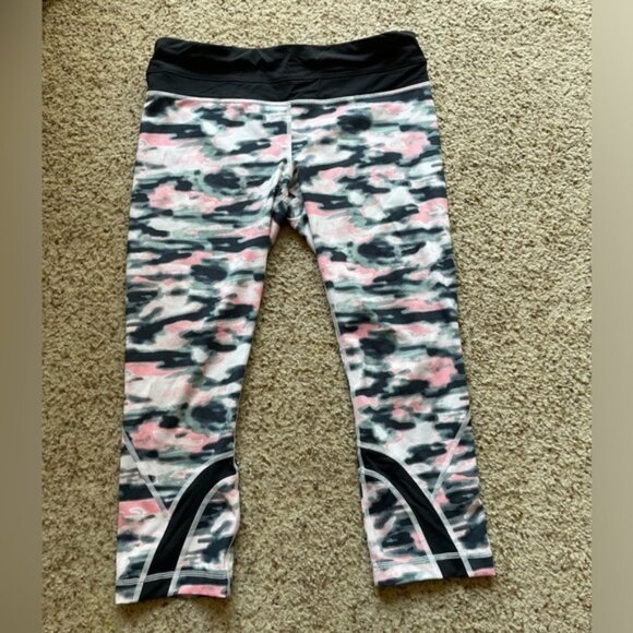 Lululemon Run Inspire crop wamo camo size 8 - Picture 1 of 5